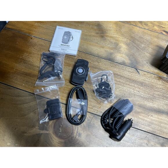 Sena SM10 Dual Stream Bluetooth Stereo Transmitter - Picture 5 of 8